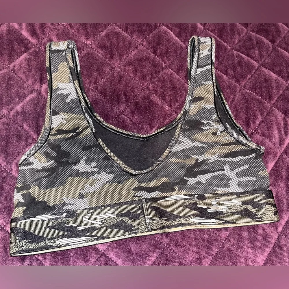 NWOT Calvin Klein Camo Print Sports Bra - Picture 6 of 7